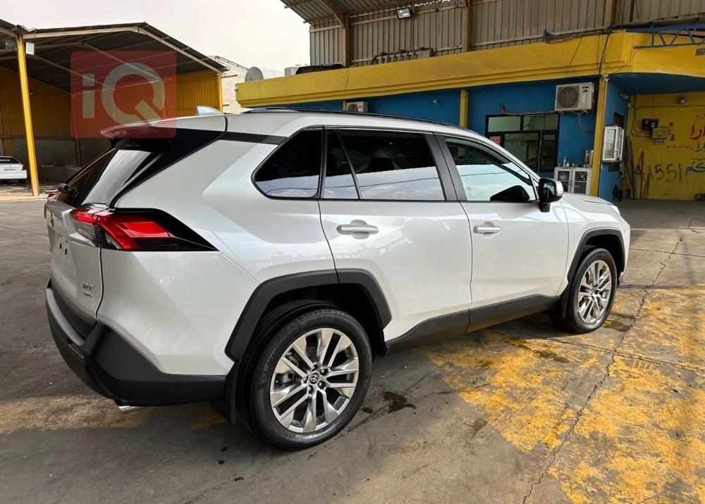 تويوتا راف 4